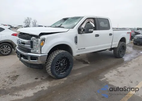 2017 Ford F-250 Xlt z USA, uszkodzony, nr VIN 1FT7W2BT6HED84560